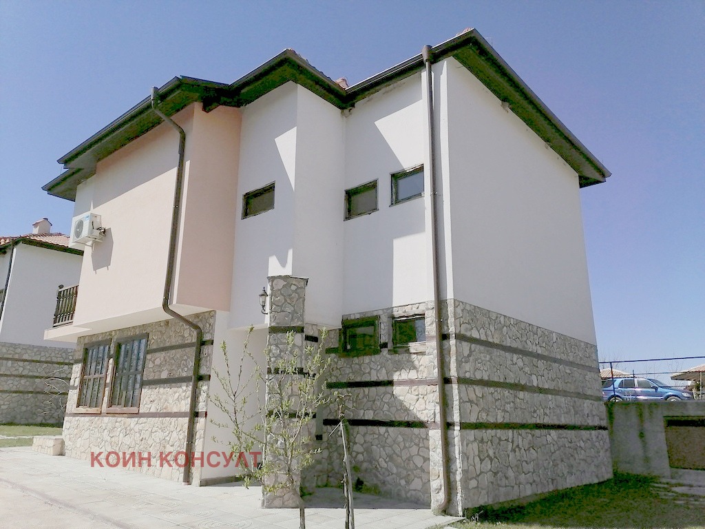 Продава КЪЩА, с. Любовище, област Благоевград, снимка 2 - Къщи - 53626381