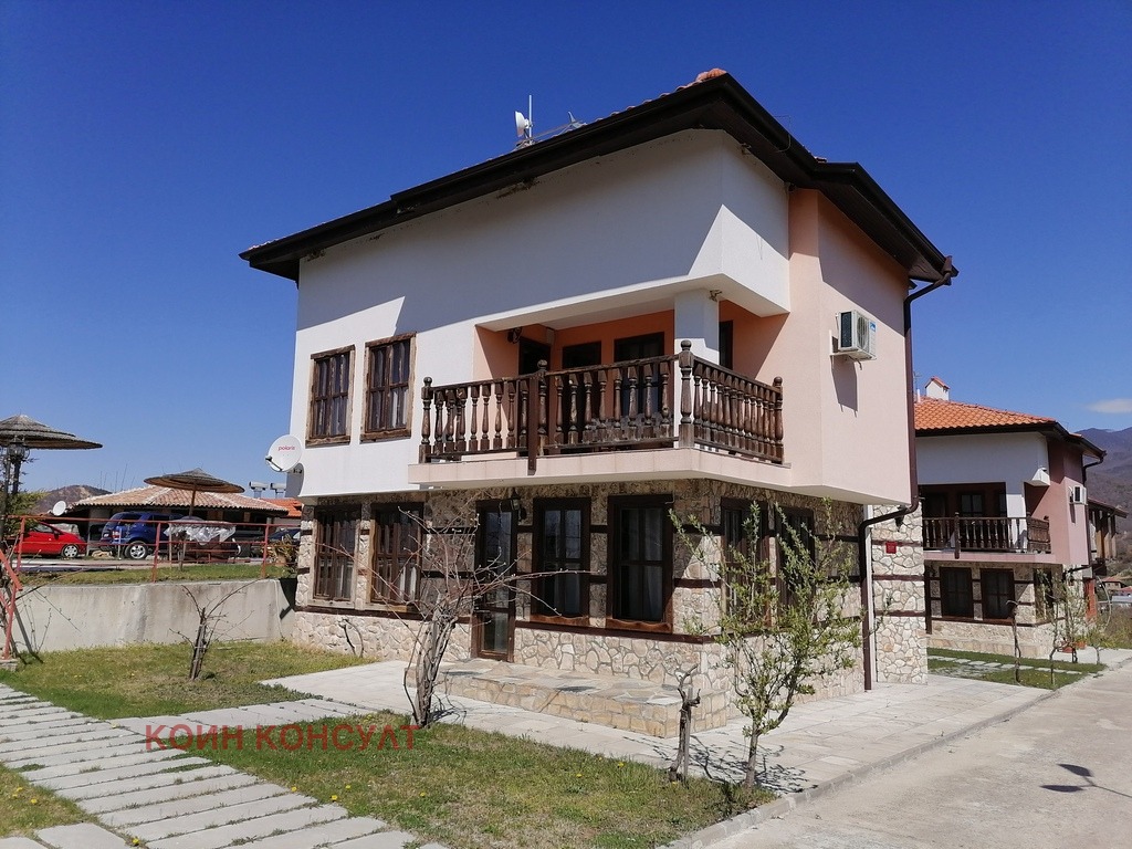 Продава КЪЩА, с. Любовище, област Благоевград, снимка 2 - Къщи - 54337987