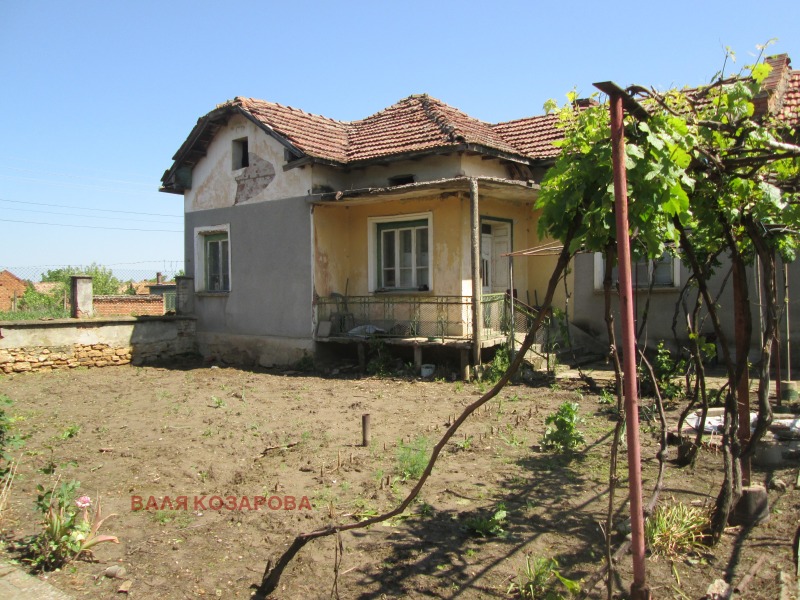 Продава КЪЩА, с. Ореховица, област Плевен, снимка 1 - Къщи - 45777632