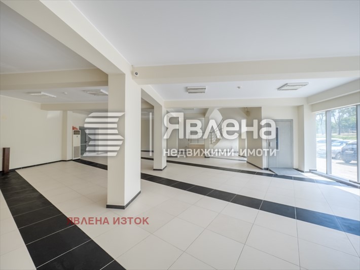 En venta  Comercio Sofia , Sujata reka , 681 metros cuadrados | 24710183