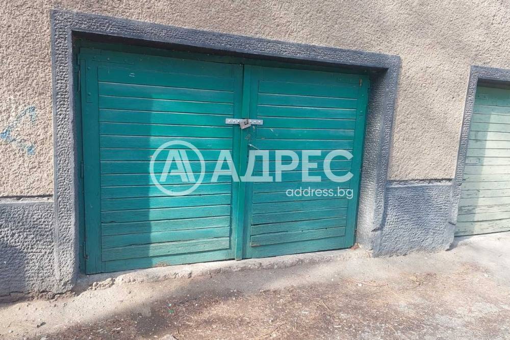 Продава ГАРАЖ, ПАРКОМЯСТО, гр. София, Иван Вазов, снимка 2 - Гаражи и паркоместа - 53705693