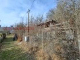 Продава КЪЩА, с. Батулия, област София област
