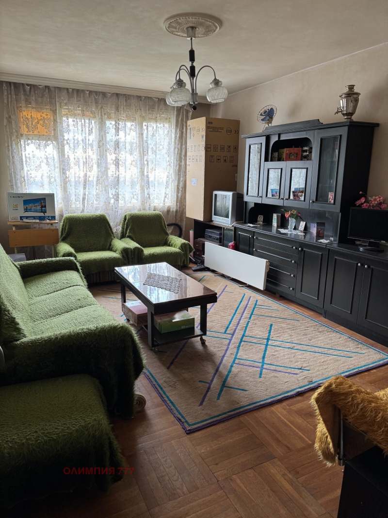 Продава  4-стаен град Плевен , 9-ти квартал , 101 кв.м | 74554420 - изображение [2]