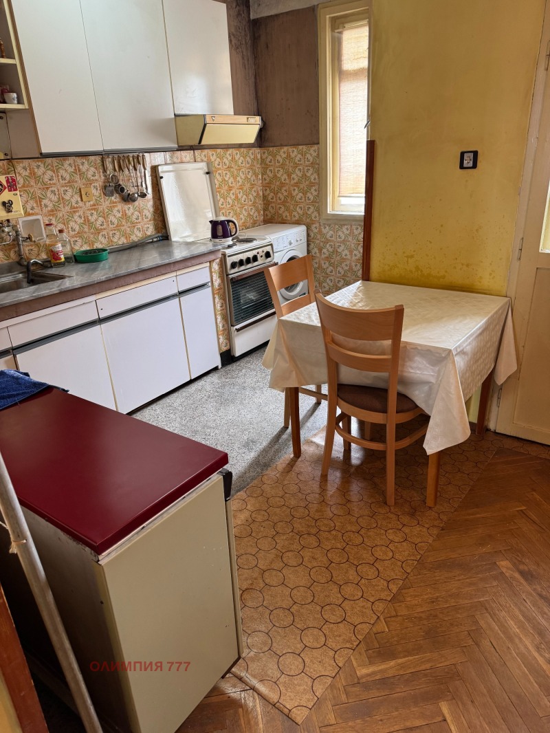 Продава  4-стаен град Плевен , 9-ти квартал , 101 кв.м | 74554420 - изображение [9]