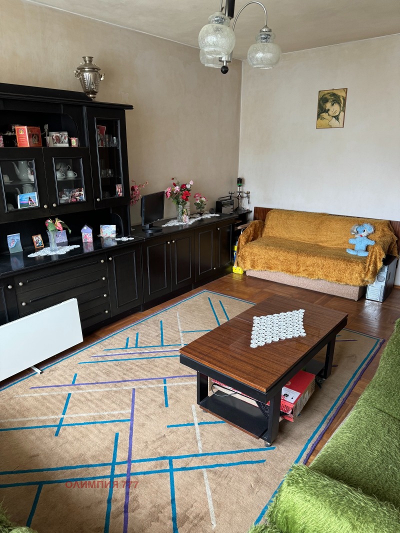 Продава  4-стаен град Плевен , 9-ти квартал , 101 кв.м | 74554420