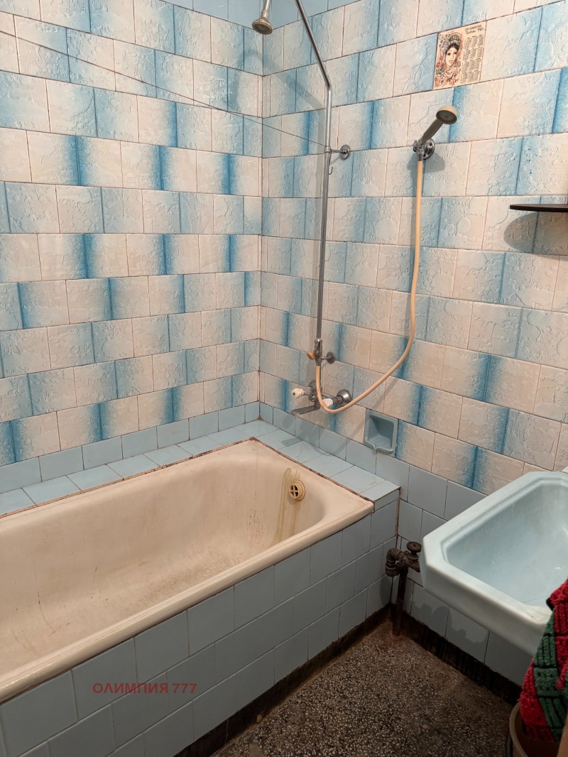 Продава  4-стаен град Плевен , 9-ти квартал , 101 кв.м | 74554420 - изображение [12]