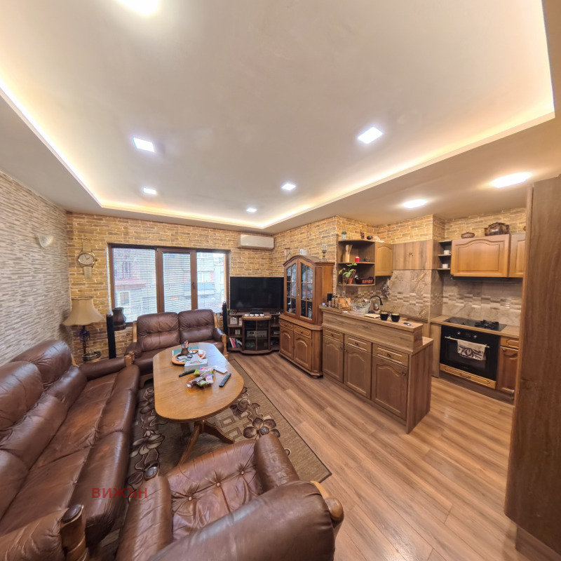Продава 4-СТАЕН в град Перник, Твърди ливади - 139 кв.м / 198 000 € » 387 254.34 лв., ВИЖЪН