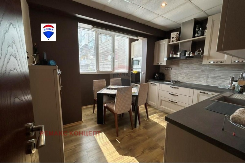 En venta  1 dormitorio Shumen , Boyan Balgaranov 2 , 64 metros cuadrados | 60788060 - imagen [2]