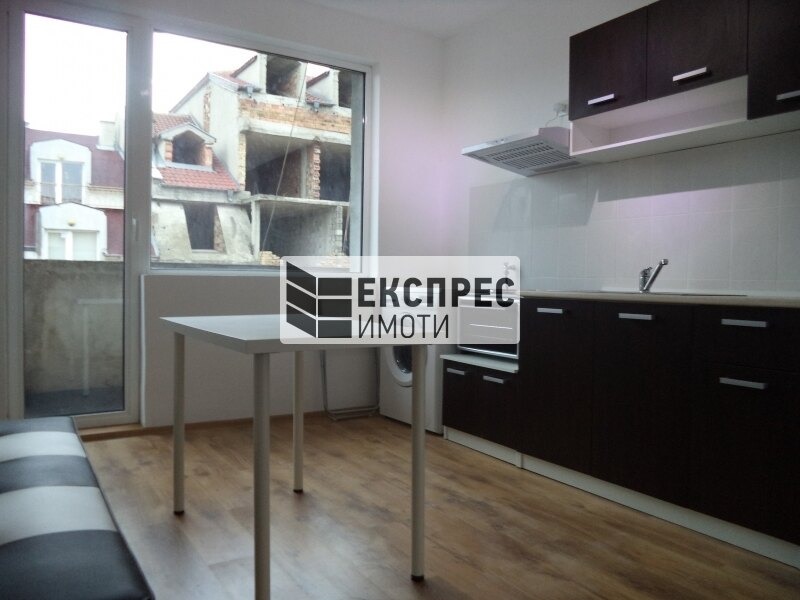 Продава МНОГОСТАЕН, гр. Варна, Център, снимка 2 - Апартаменти - 54205391