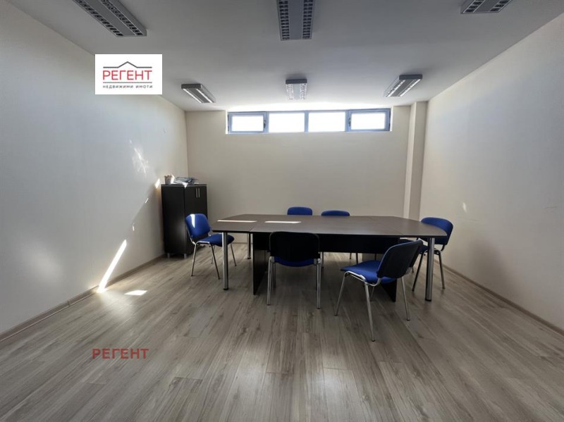 En venta  Edificio industrial región Plovdiv , Parvomay , 3700 metros cuadrados | 65728959 - imagen [9]