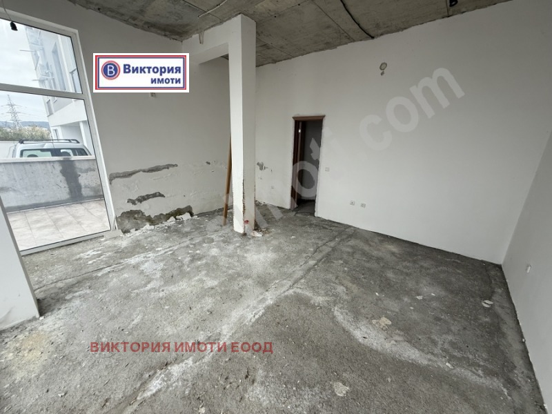 Продава МАГАЗИН в град Велико Търново, Бузлуджа - 32 кв.м / 30 000 € » 58 674.90 лв., ВИКТОРИЯ ИМОТИ ЕООД