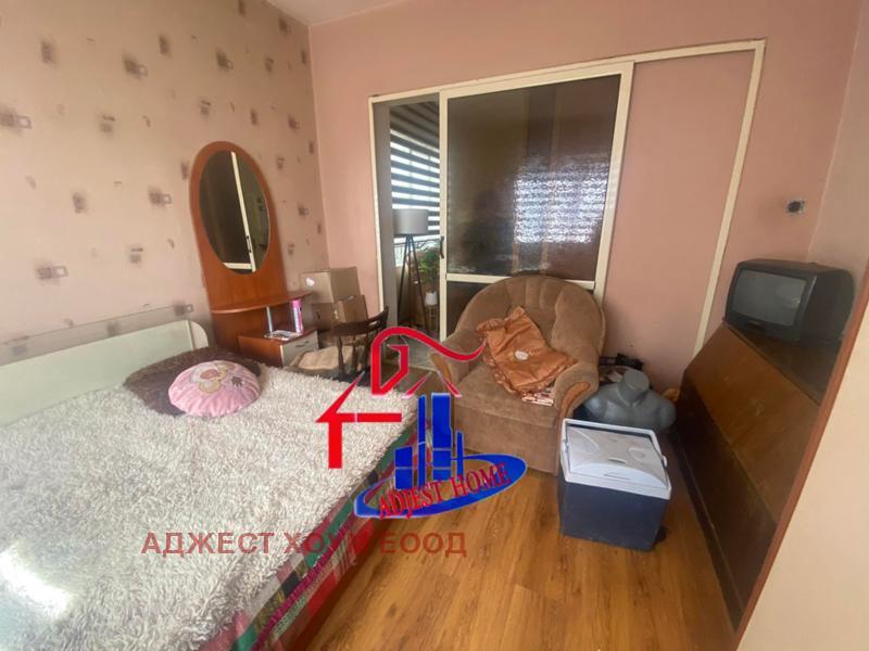 Продава ЕТАЖ ОТ КЪЩА, гр. Шумен, Добруджански, снимка 4 - Етаж от къща - 56276773