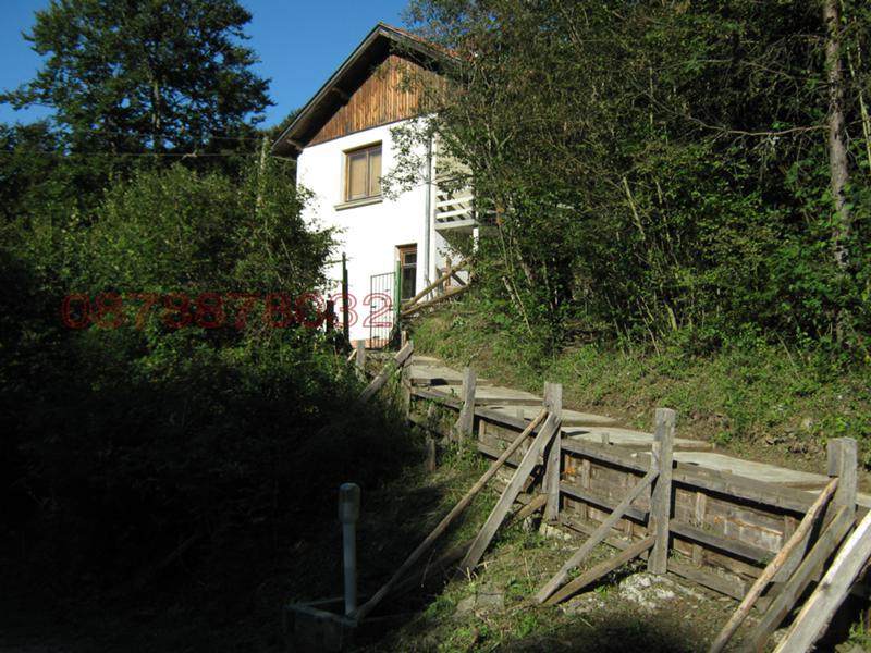 Продава ВИЛА, с. Балканец, област Ловеч, снимка 2 - Вили - 52785721