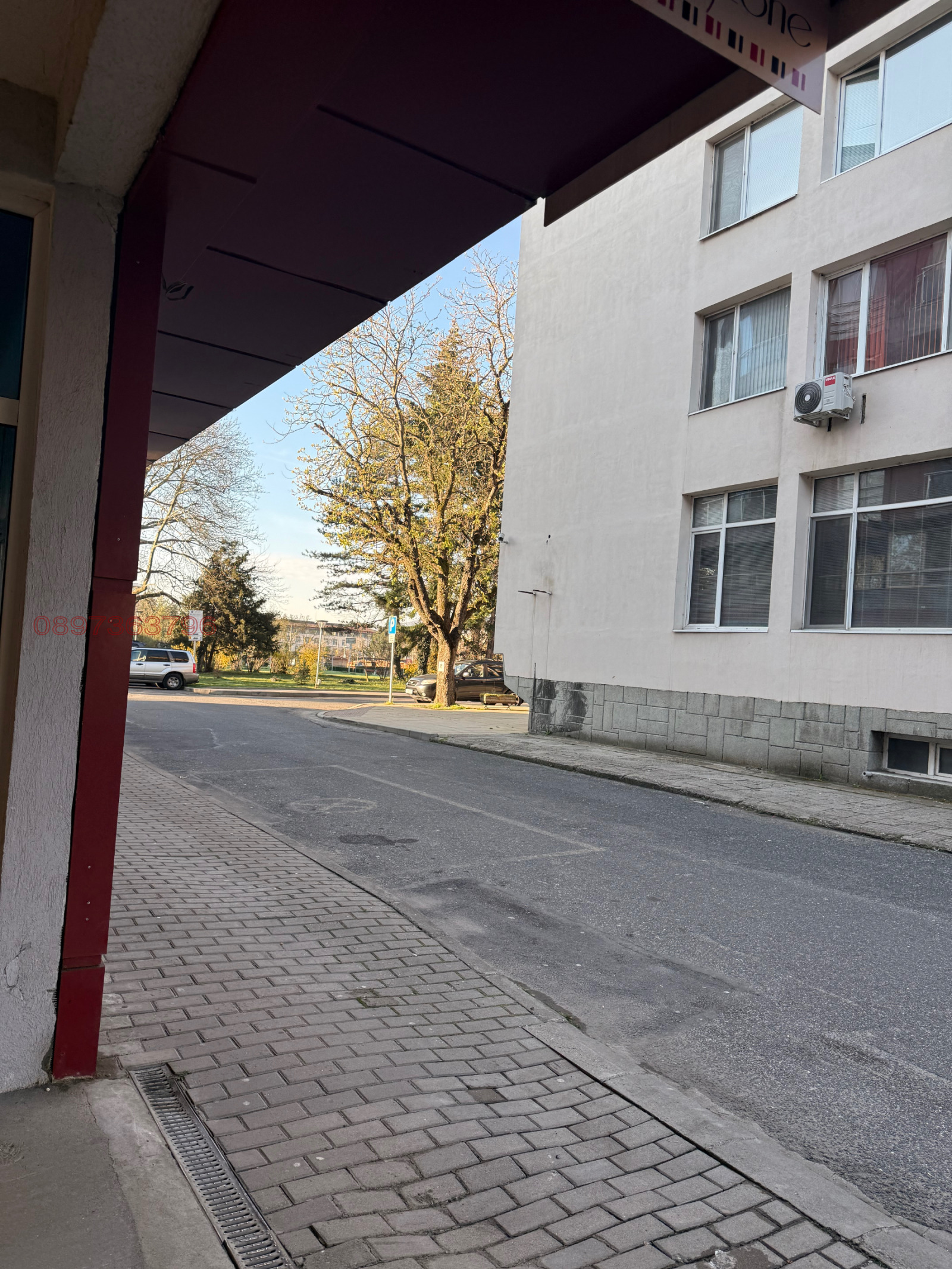 Продава ГАРАЖ, ПАРКОМЯСТО, гр. Кърджали, Център