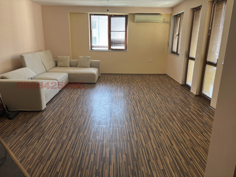 In vendita  1 camera da letto Burgas , Vazragdane , 102 mq | 52745236