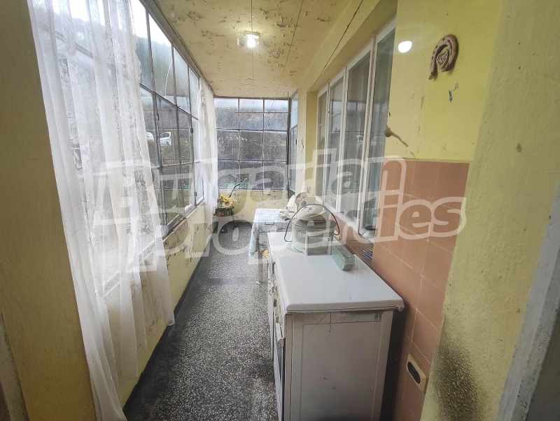 Продава 4-СТАЕН, гр. Шумен, Пожарната, снимка 4 - Апартаменти - 52731153