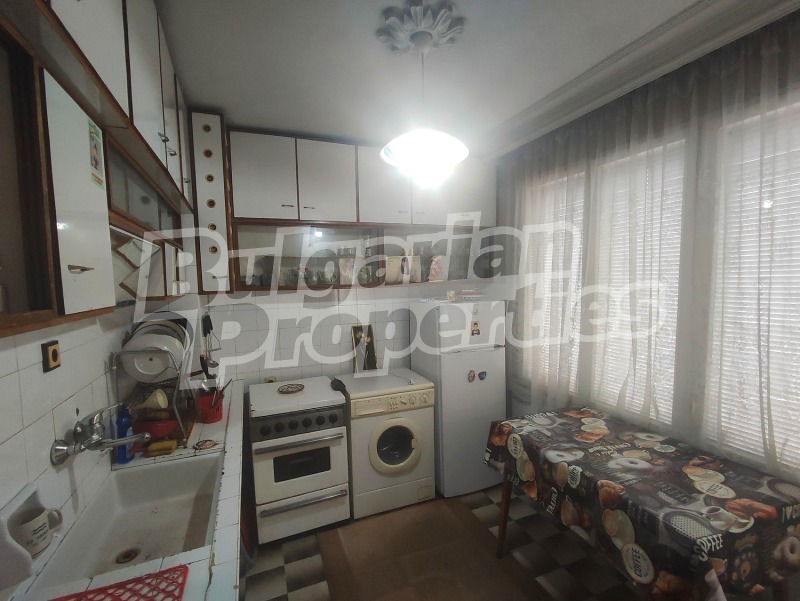 Продава 4-СТАЕН, гр. Шумен, Пожарната, снимка 3 - Апартаменти - 52731153