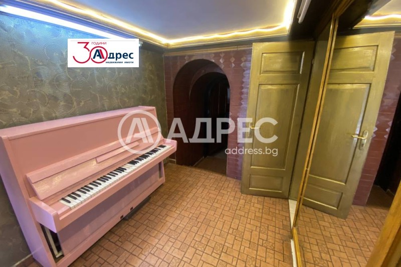 Продава КЪЩА, гр. Хасково, Център, снимка 13 - Къщи - 47502914