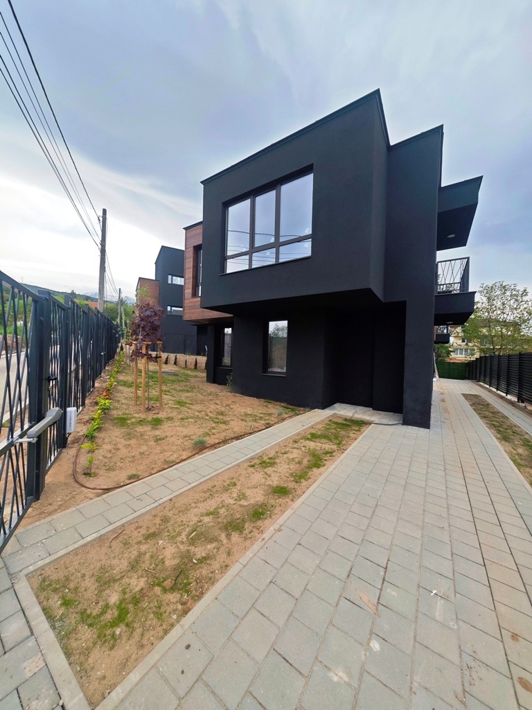 Продава КЪЩА, гр. София, в.з.Малинова долина, снимка 4 - Къщи - 54040106