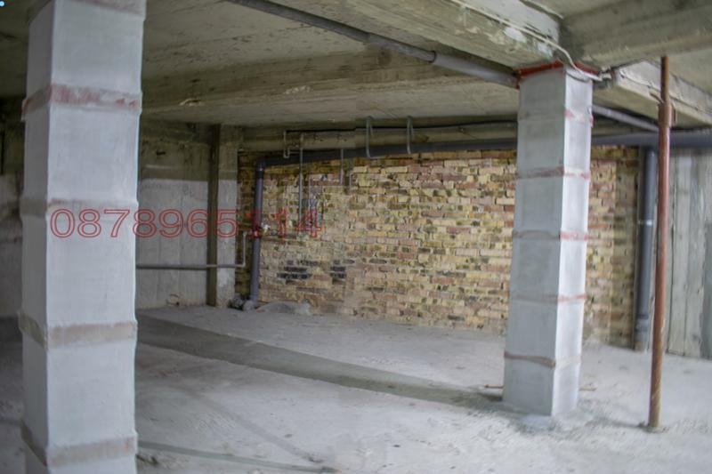 Продава ГАРАЖ, ПАРКОМЯСТО, гр. Варна, Гръцка махала, снимка 2 - Гаражи и паркоместа - 53047649