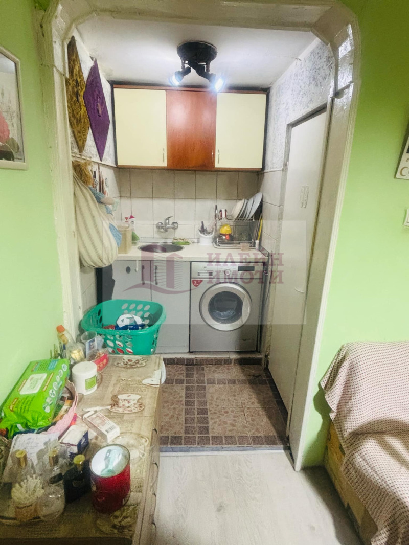 Продава  Къща град Русе , Здравец Изток , 159 кв.м | 93109732 - изображение [15]