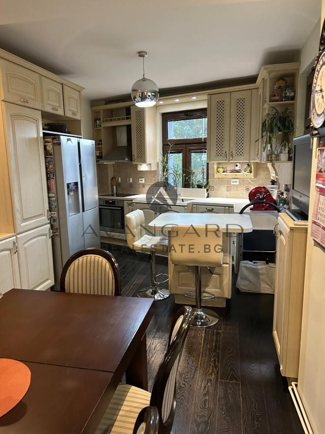 Продава КЪЩА, гр. Пловдив, Център, снимка 2 - Къщи - 52693105