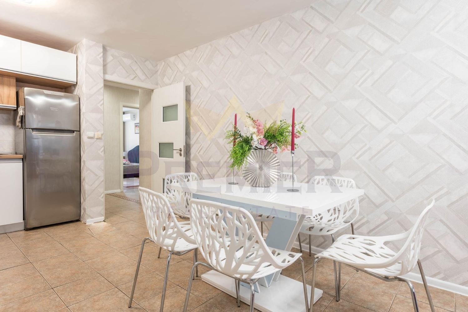 Продава 3-СТАЕН, гр. Варна, Окръжна болница-Генерали, снимка 4 - Апартаменти - 53703353