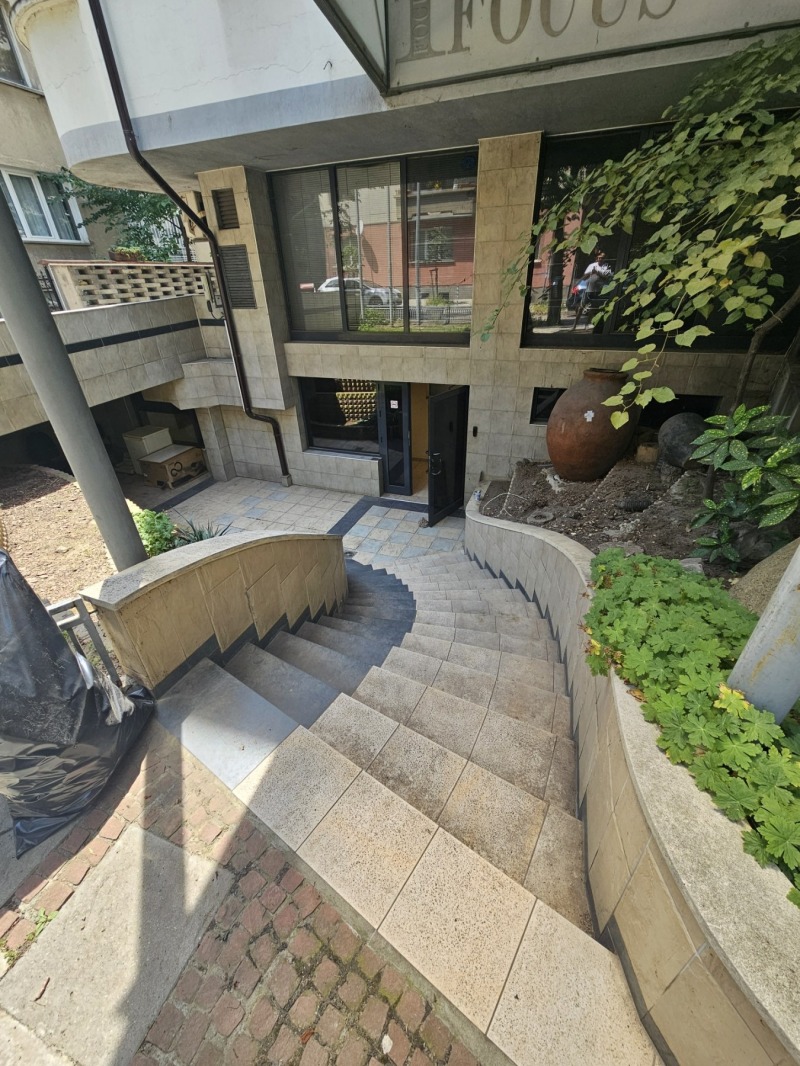 Продава ОФИС в град София, Оборище - 200 кв.м / 450 000 € » 880 123.50 лв., РИК-ОМ ЕООД