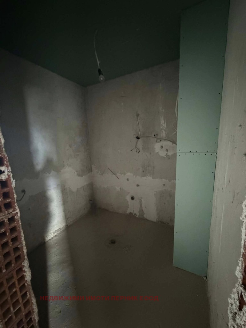 Продава 3-СТАЕН, гр. Перник, Изток, снимка 10 - Апартаменти - 53520208