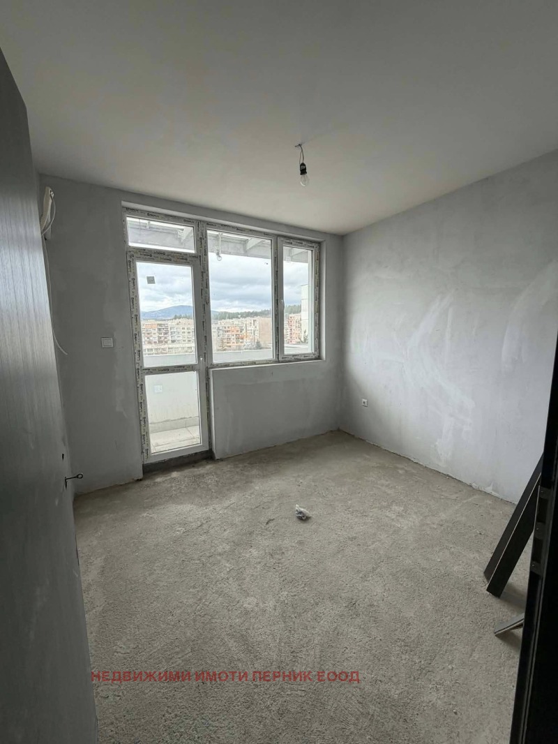 Продава 3-СТАЕН, гр. Перник, Изток, снимка 4 - Апартаменти - 53520208