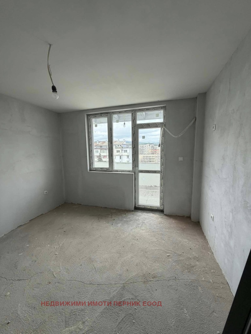 Продава 3-СТАЕН, гр. Перник, Изток, снимка 9 - Апартаменти - 53520208