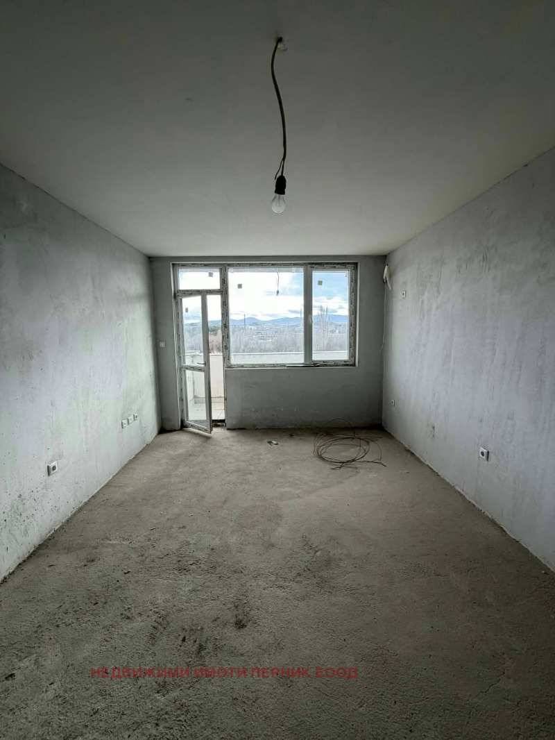 Продава 3-СТАЕН, гр. Перник, Изток, снимка 5 - Апартаменти - 53520208