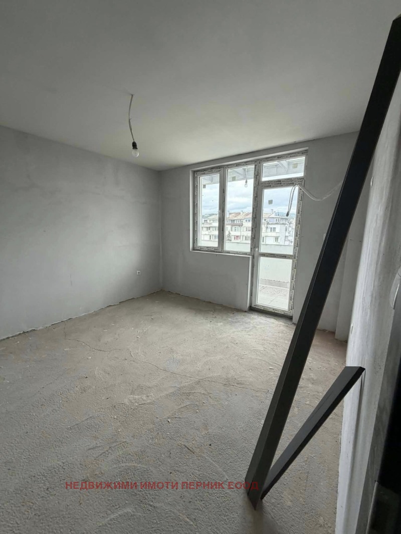 Продава 3-СТАЕН, гр. Перник, Изток, снимка 6 - Апартаменти - 53520208
