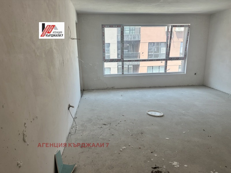 Продава 3-СТАЕН, гр. Кърджали, Възрожденци