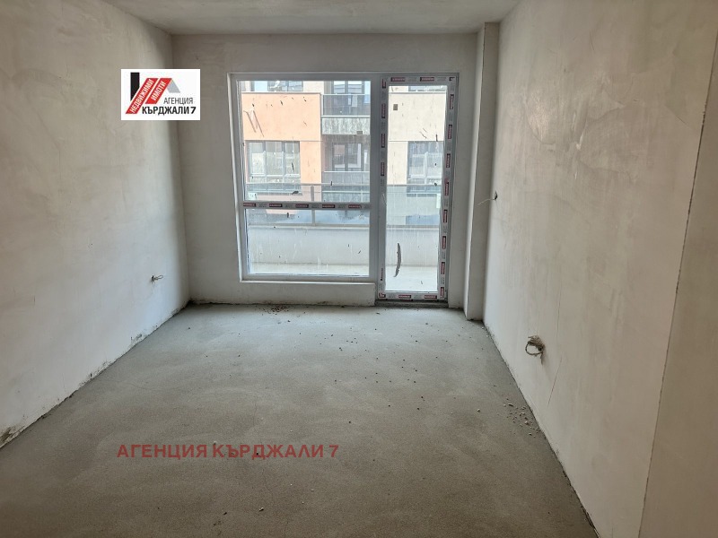 Продава 3-СТАЕН, гр. Кърджали, Възрожденци, снимка 3 - Апартаменти - 53601881