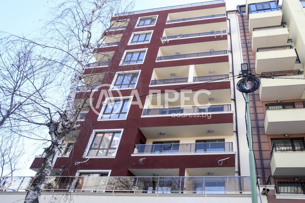 Продава 3-СТАЕН, гр. София, Света Троица