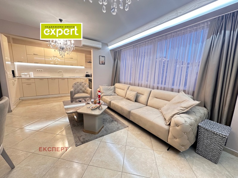 Продава  3-стаен град Плевен , Широк център , 90 кв.м | 91148043