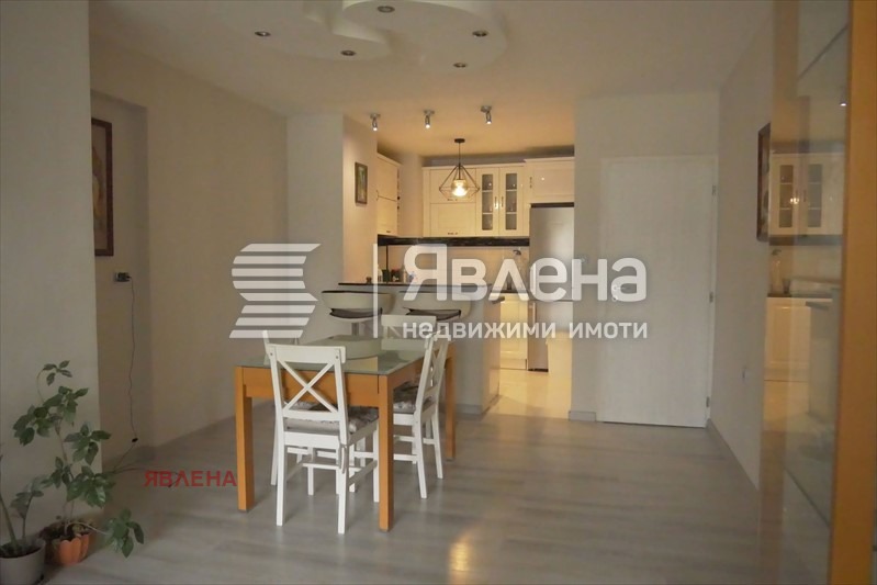 Продава 3-СТАЕН, гр. София, Лозенец, снимка 3 - Aпартаменти - 49380294