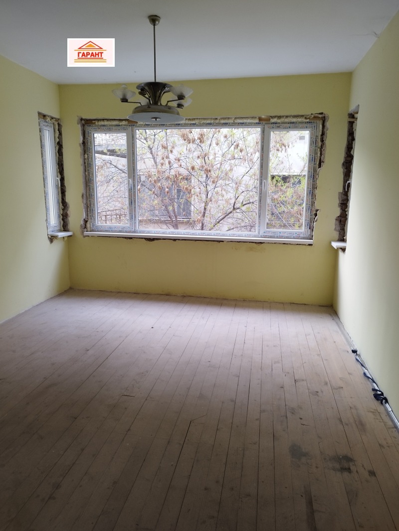 Продава 3-СТАЕН в град Плевен, Идеален център - 142 кв.м / 159 000 € » 310 976.97 лв., ГАРАНТ