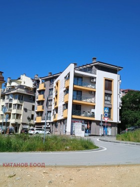 Negozio Osvobogdenie, Blagoevgrad 1