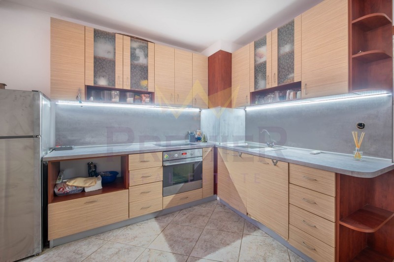 Продава  3-стаен град Варна , Левски 1 , 111 кв.м | 11244126 - изображение [2]
