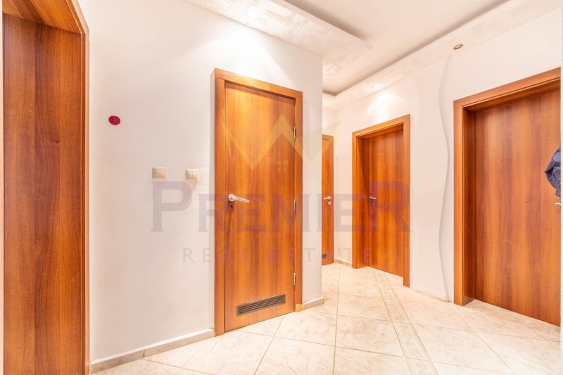 Продава  3-стаен град Варна , Левски 1 , 111 кв.м | 11244126 - изображение [11]