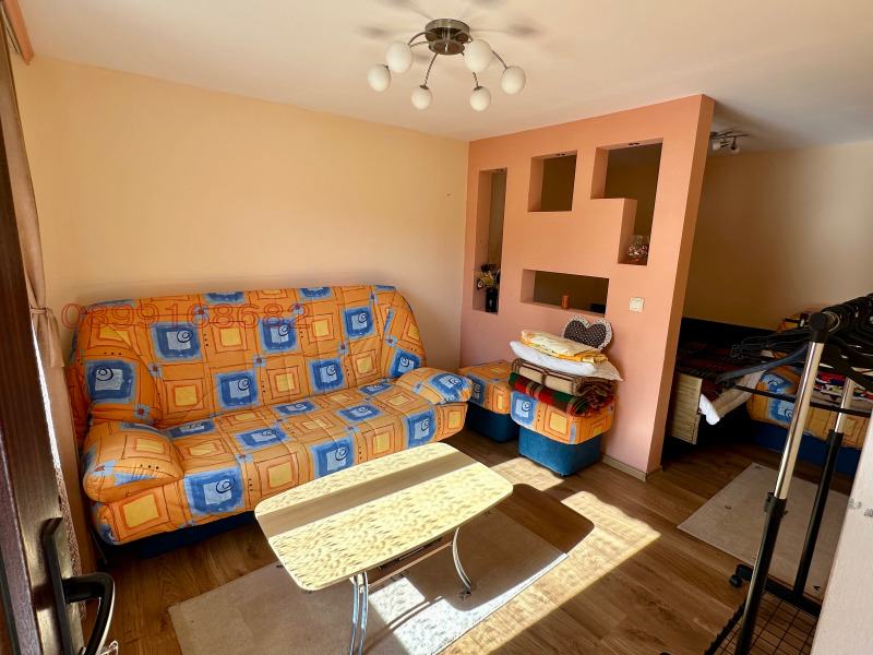 Продава КЪЩА, с. Веселиново, област Шумен, снимка 12 - Къщи - 52779756