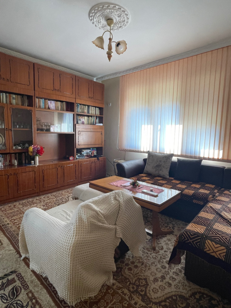 Продава КЪЩА, гр. Раднево, област Стара Загора, снимка 3 - Къщи - 52308194