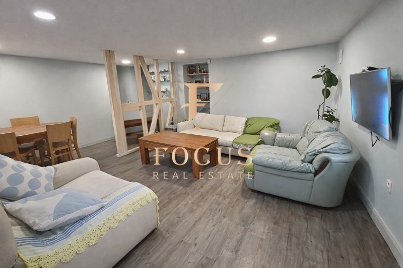 Продава КЪЩА, гр. Пловдив, Център