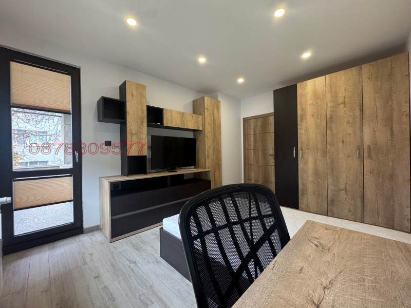 Продава МНОГОСТАЕН, гр. Русе, Център, снимка 2 - Апартаменти - 53298064