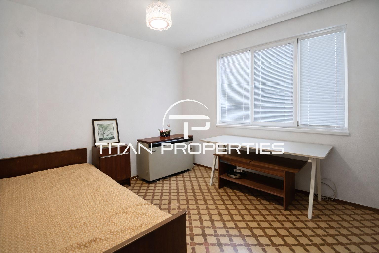 Продава ЕТАЖ ОТ КЪЩА, гр. Пловдив, Център, снимка 6 - Етаж от къща - 56288579