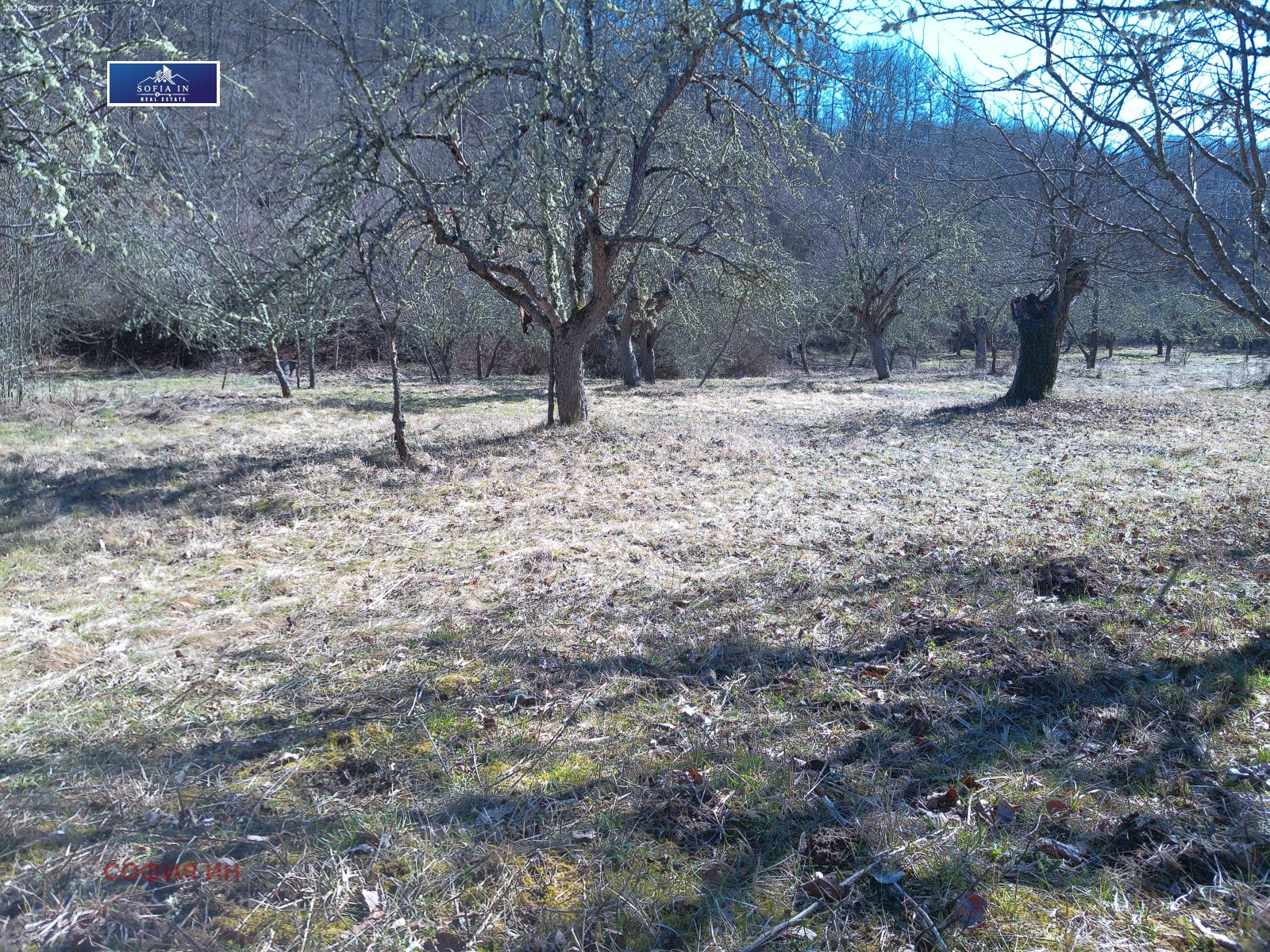 Продава ПАРЦЕЛ, с. Извор, област Перник