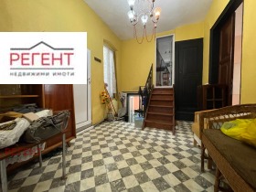 2 makuuhuonetta Tsentar, Gabrovo