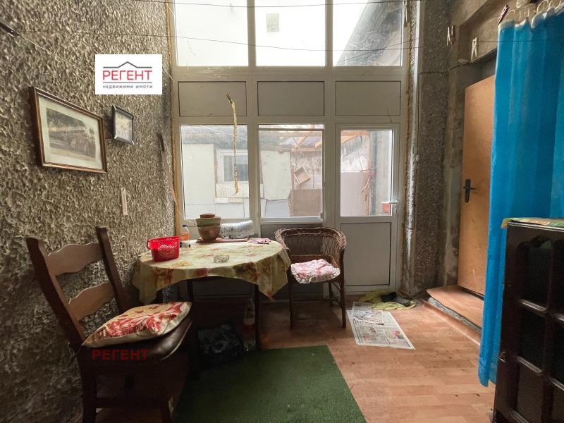 Myytävänä  2 makuuhuonetta Gabrovo , Tsentar , 87 neliömetriä | 68590723 - kuva [12]